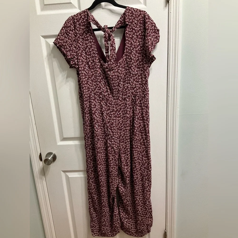Abercrombie & Fitch Maroon Floral‎ V neck Jumpsuit Sz XL